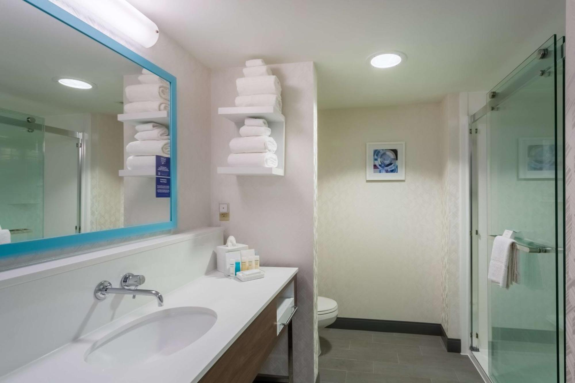 Hampton Inn & Suites Herndon-Reston Exteriör bild