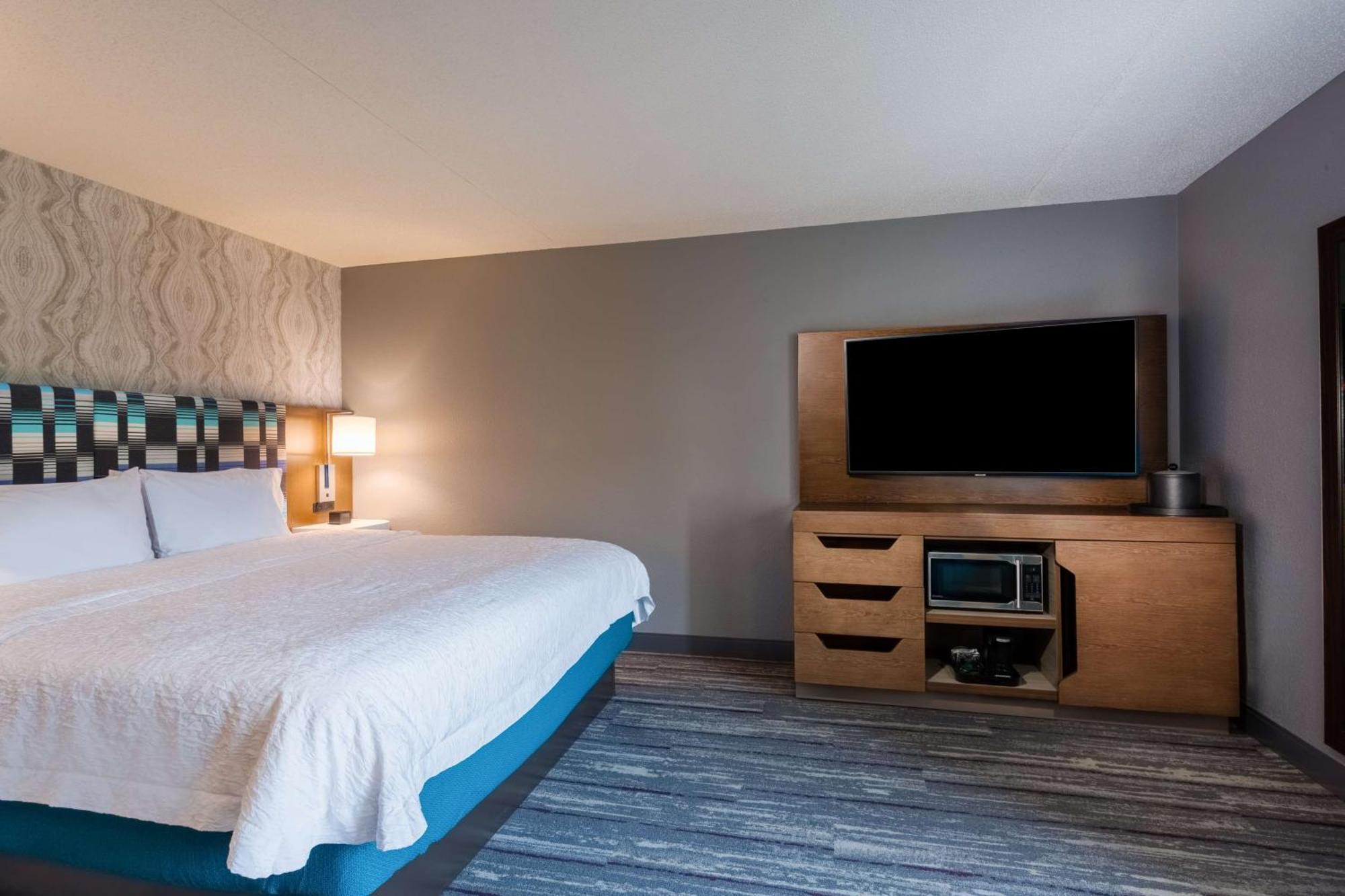 Hampton Inn & Suites Herndon-Reston Exteriör bild