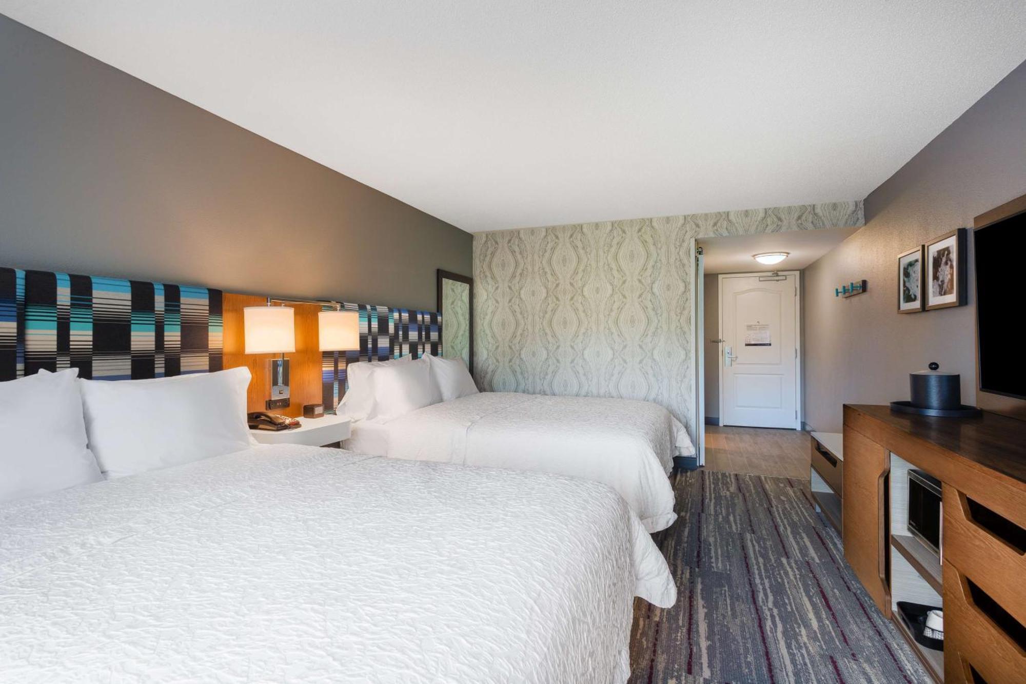 Hampton Inn & Suites Herndon-Reston Exteriör bild